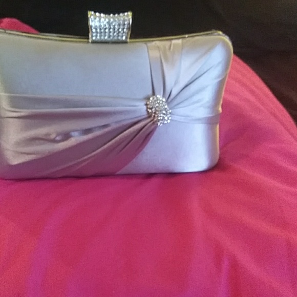 New silver cluth - Picture 4 of 4